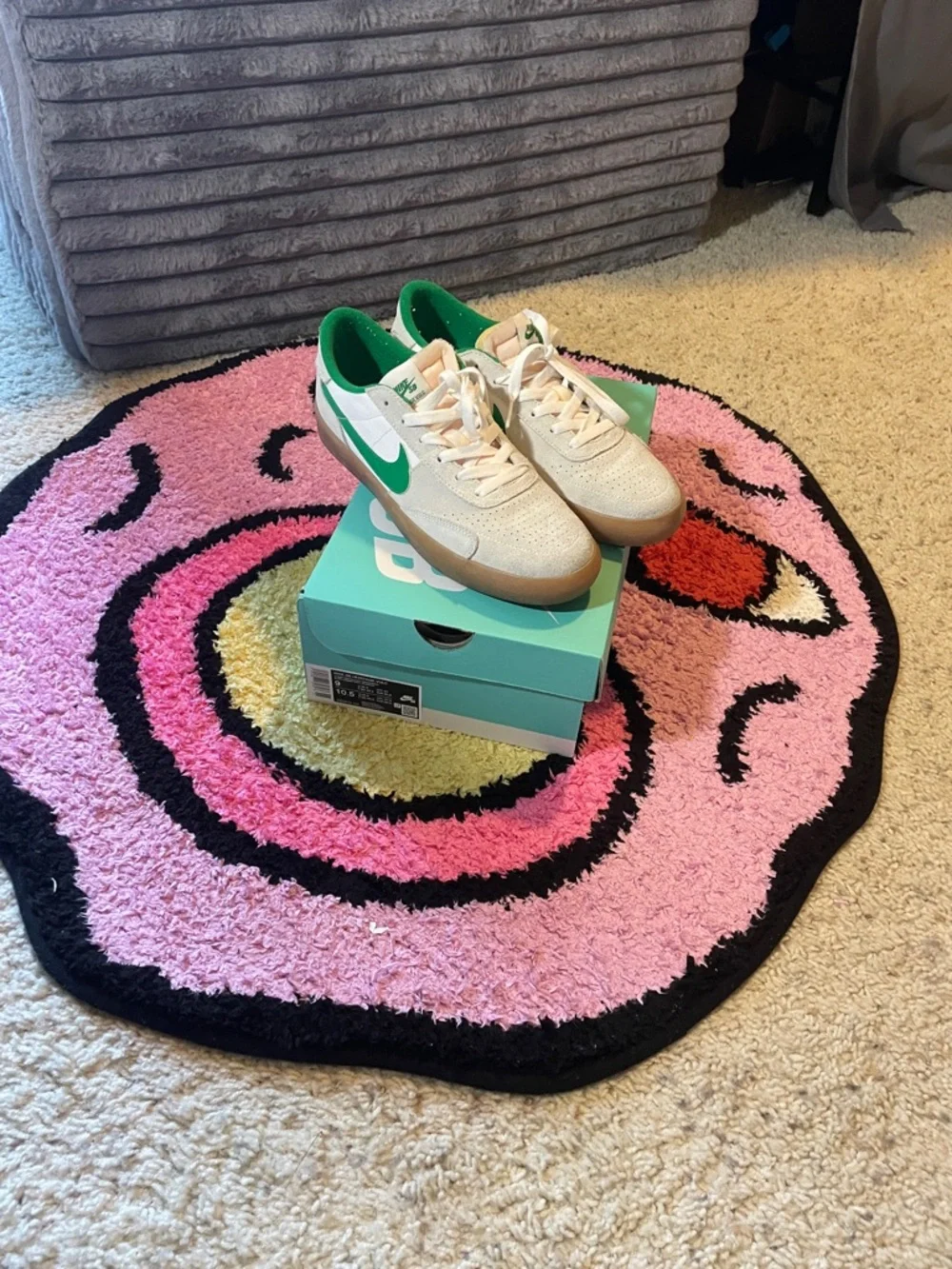 Nike SB Green & Beige Low-Top Sneakers